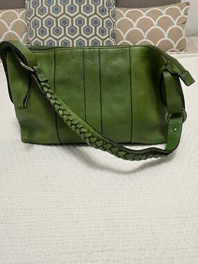 Kenneth Cole Green Leather Shoulder Bag - Stylish Everyday Carry